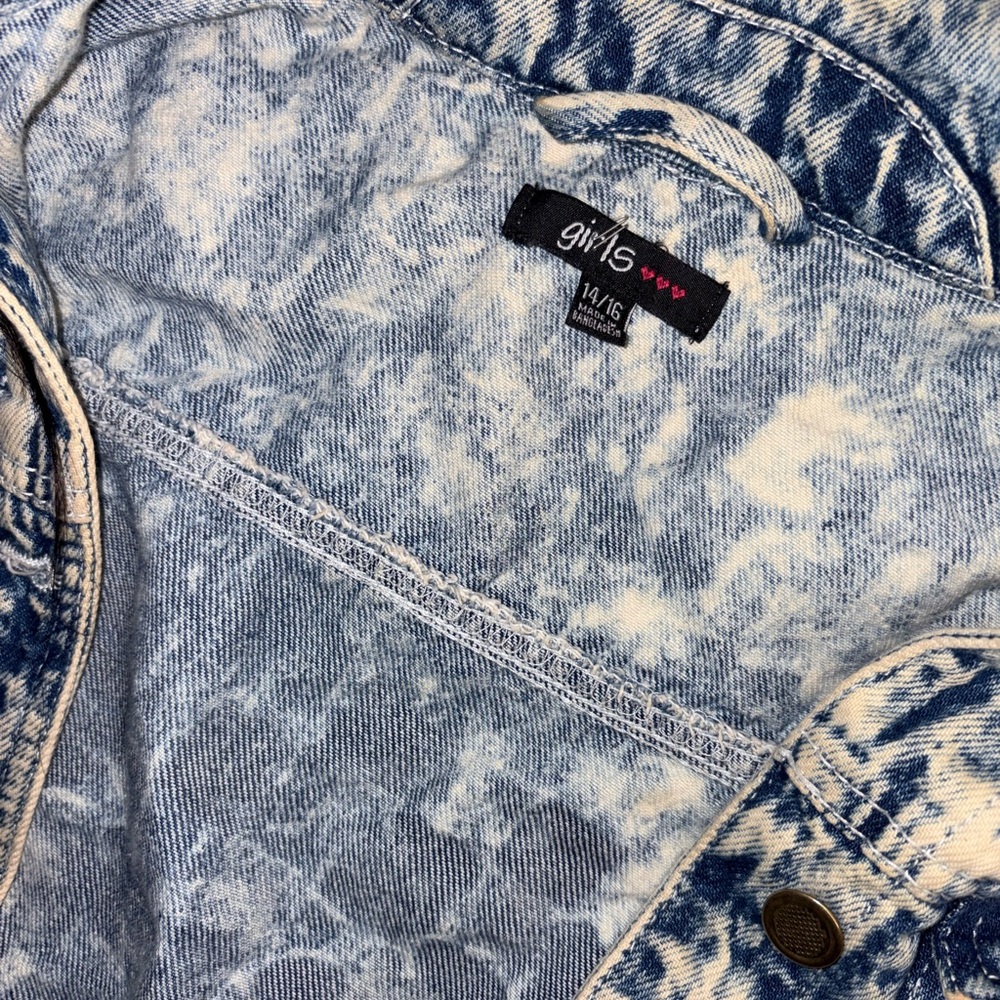 Girls Acid Wash Graffiti Denim Jacket – Size 14/16 (Retro Street Style) - Picture 5 of 6